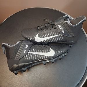 Nike Alpha Menace Pro 2 Mid in Mens sz 13 Black/White Football